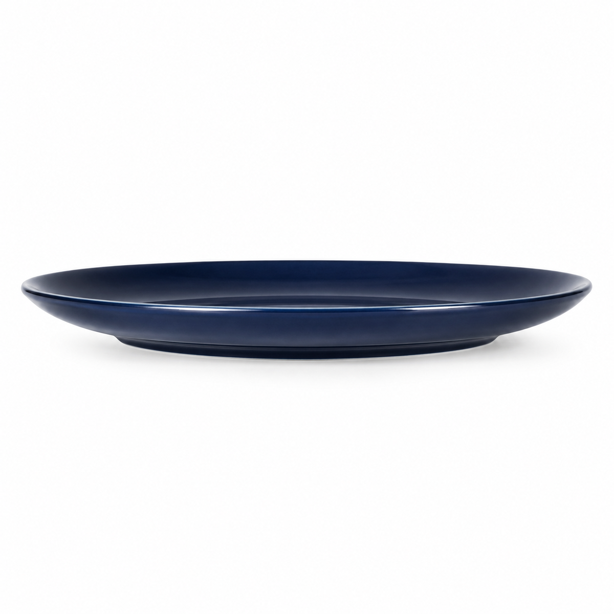 Dettaglio del bordo del piatto blu
