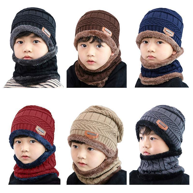 Set cappello invernale con sciarpa