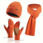 Set invernale gioioso: cappello, sciarpa e guanti per coppie