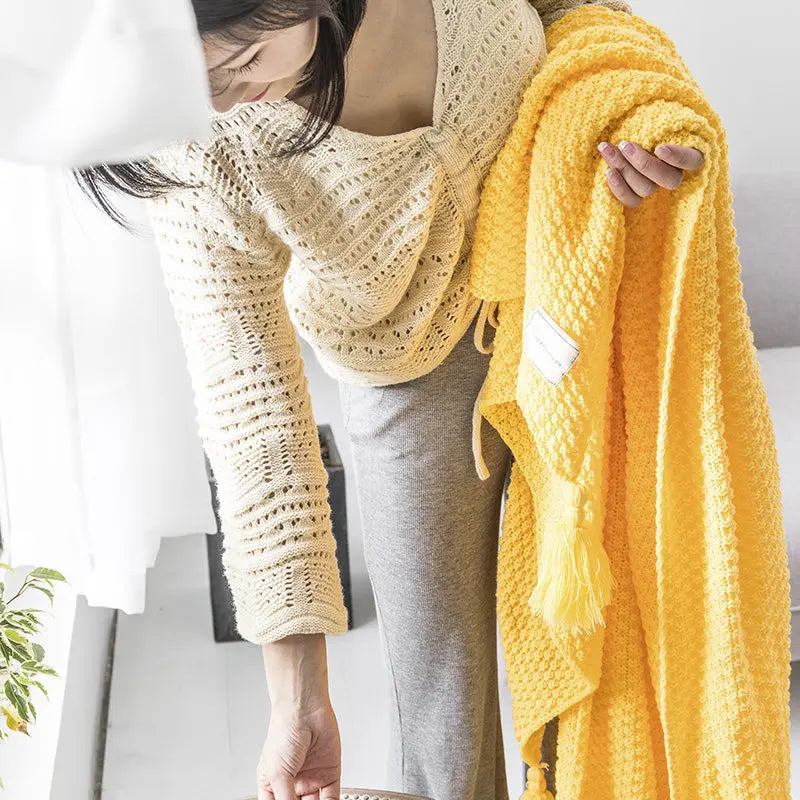 Coperta in lana lavorata a maglia NordiWrap con frange | Design nordico | Accogliente ed elegante | Perfetto per la casa