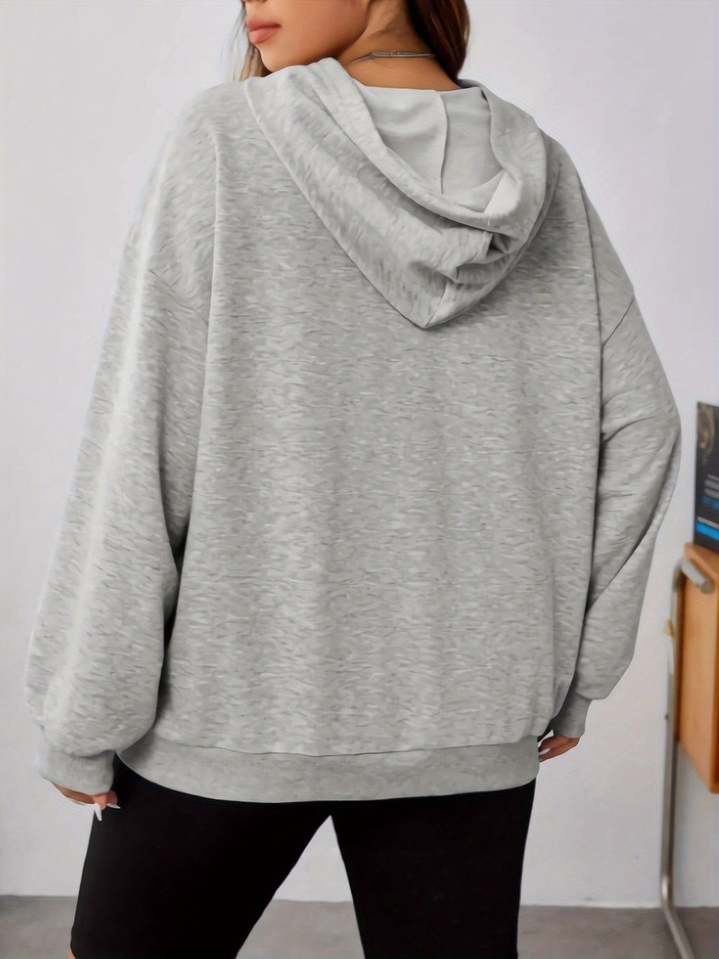 Morbida felpa con cappuccio da donna - Pile oversize, casual