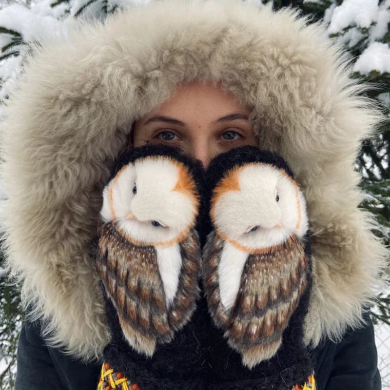 Guanti nordici lavorati a mano in lana con gufi