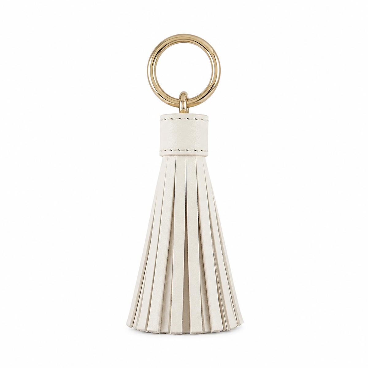 Portachiavi in pelle beige con nappina decorativa.