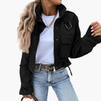 Giacca transitoria corta con tasche da donna