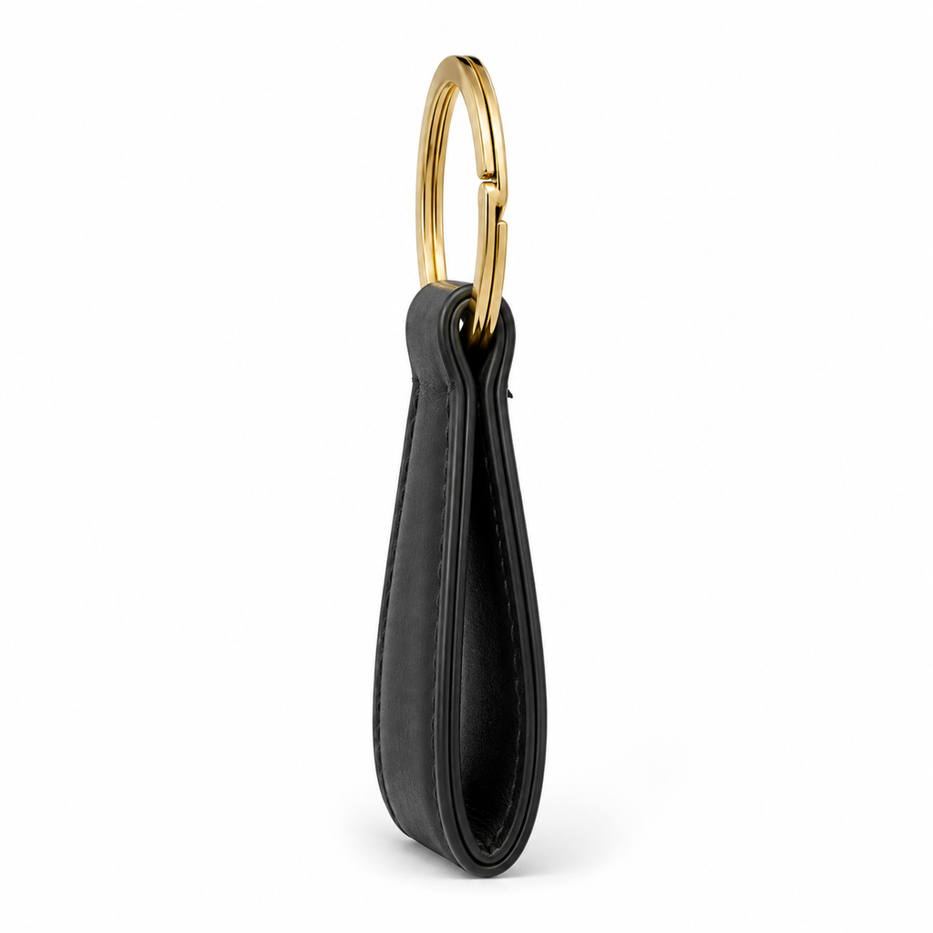 Dettaglio del portachiavi in pelle nero