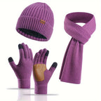 Set invernale gioioso: cappello, sciarpa e guanti per coppie