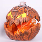 Decorazione di zucca di Halloween con giardino sonoro all'aperto