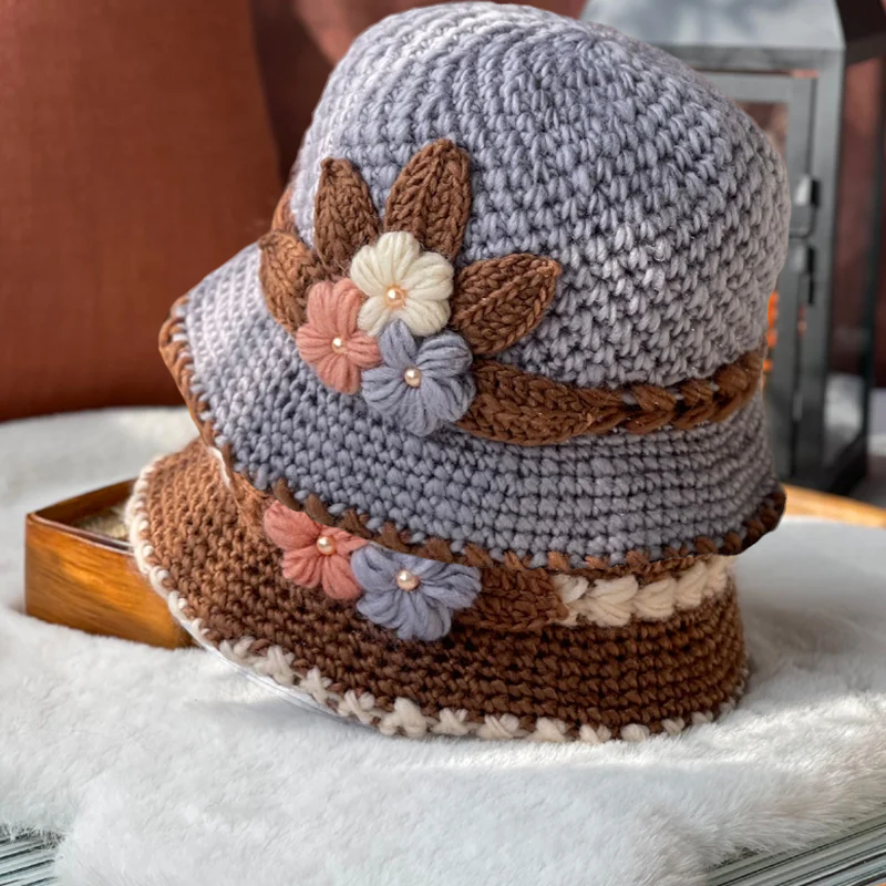 Cappello di lana lavorato a maglia a fiori spesso francese da donna