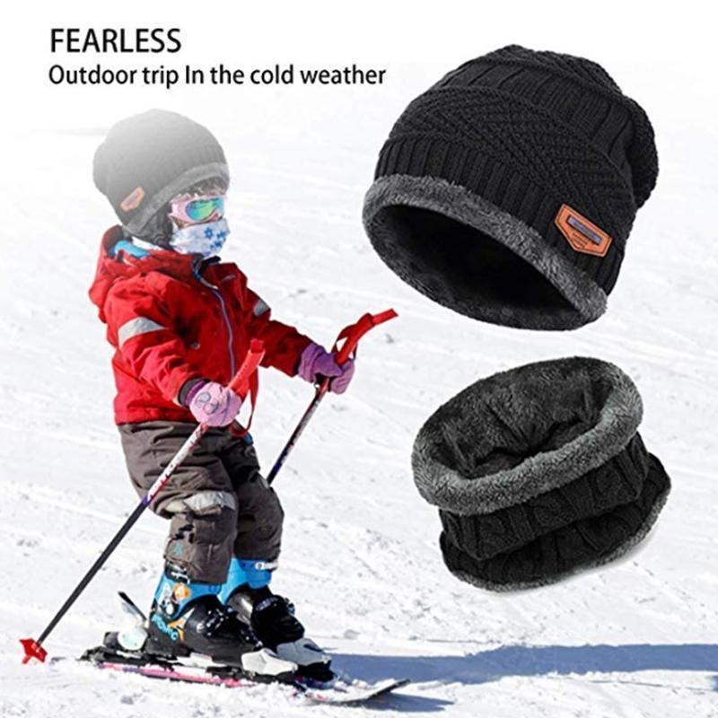 Set cappello invernale con sciarpa