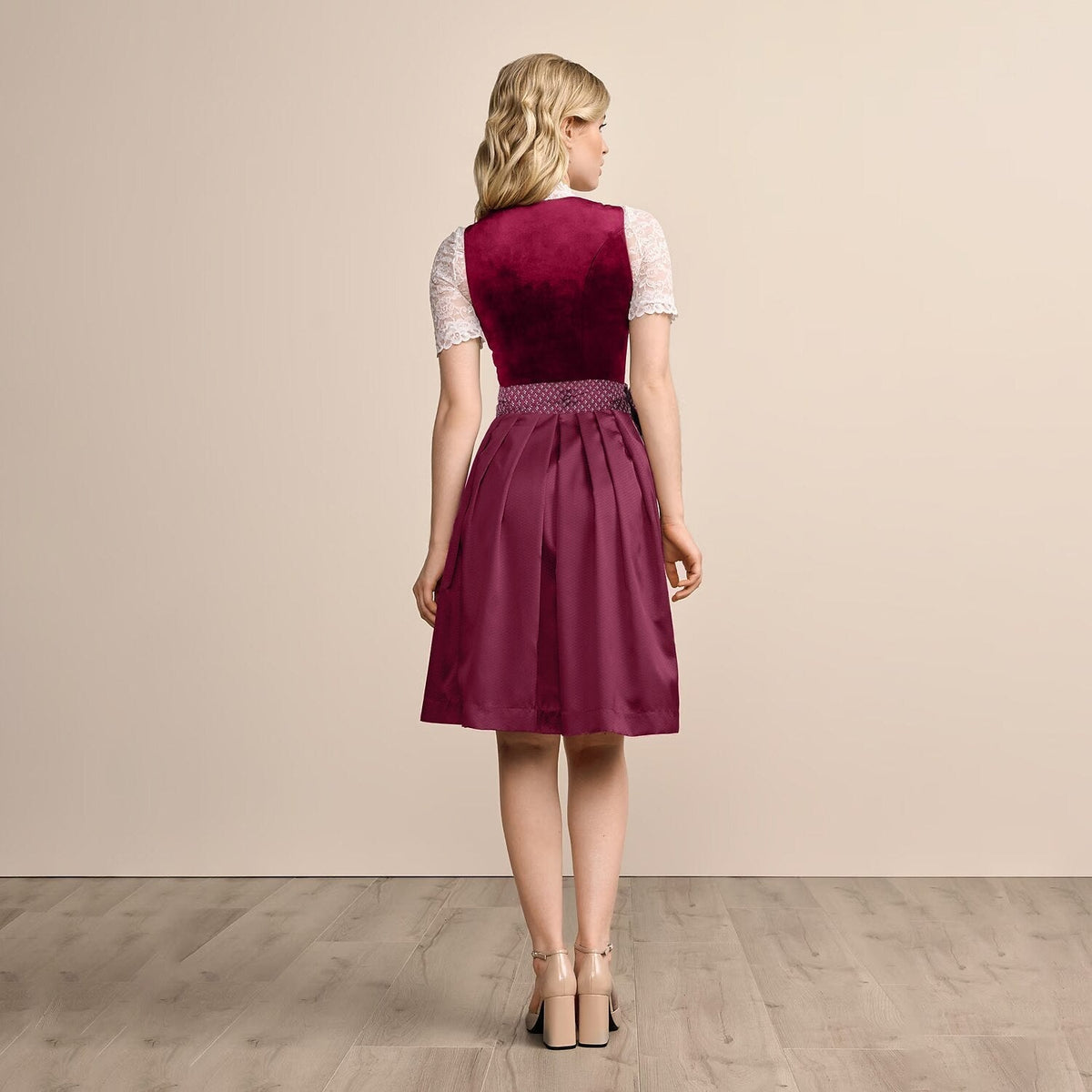 Abito Dirndl tradizionale | Velluto bordeaux con dettagli in pizzo