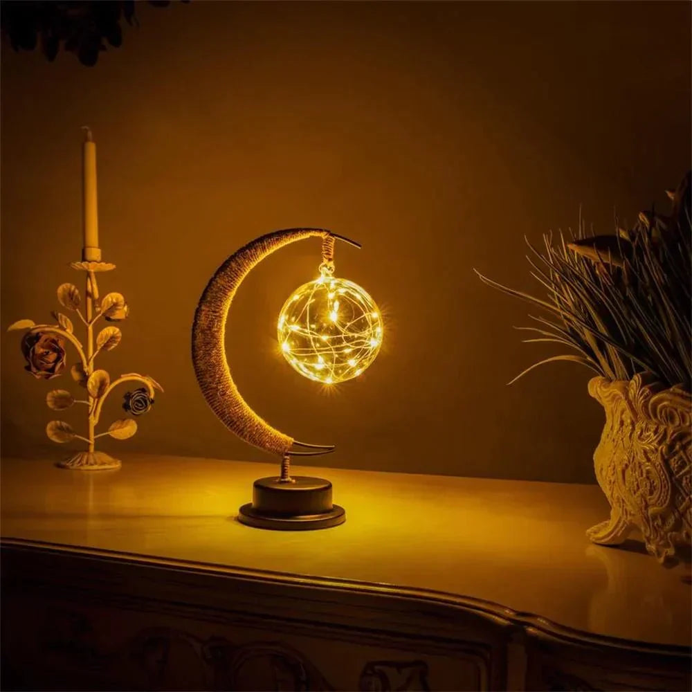 LunaGlow - Lampada da tavolo di lusso - Mezzaluna di luna - Design in vimini - Illuminazione elegante