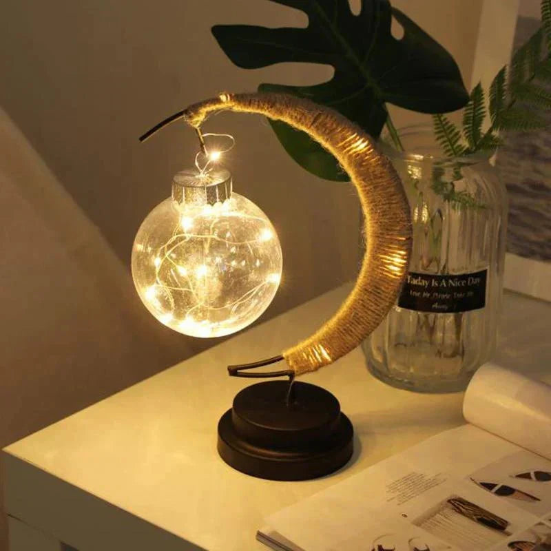 LunaGlow - Lampada da tavolo di lusso - Mezzaluna di luna - Design in vimini - Illuminazione elegante