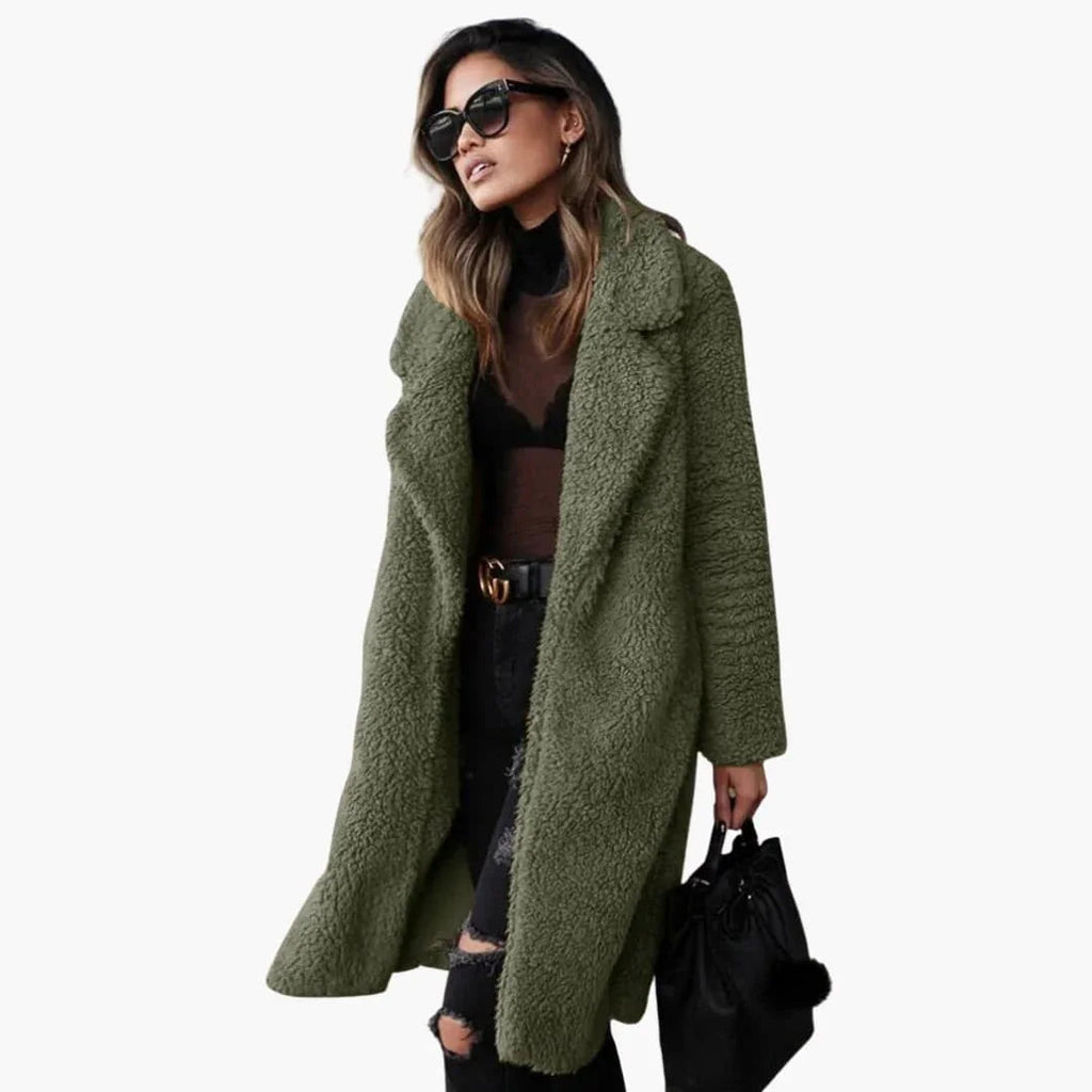 Cappotto in pelliccia di orsacchiotto da donna lungo con colletto ampio e superficie strutturata