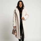 Cappotto Teddy con cappuccio da donna di Amy e chiusura con bottoni