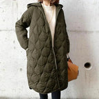 Cappotto invernale trapuntato | Design piumino con cappuccio lungo