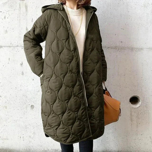 Cappotto invernale trapuntato | Design piumino con cappuccio lungo