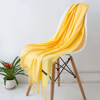 Sciarpa da donna calda e accogliente: frange lunghe, cashmere, invernale
