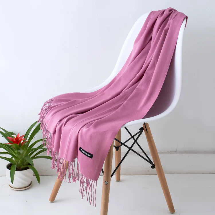 Sciarpa da donna calda e accogliente: frange lunghe, cashmere, invernale