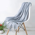Sciarpa da donna calda e accogliente: frange lunghe, cashmere, invernale
