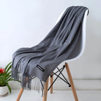 Sciarpa da donna calda e accogliente: frange lunghe, cashmere, invernale