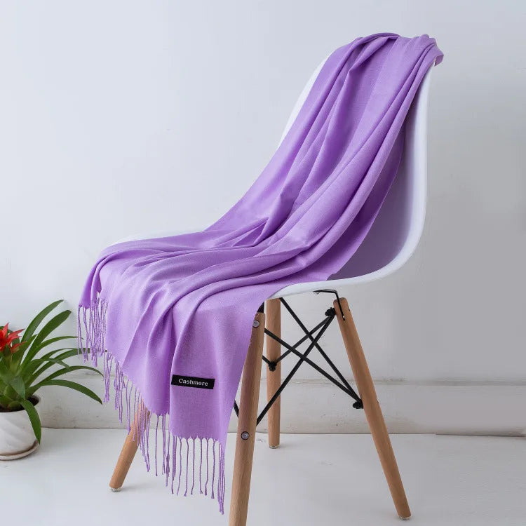 Sciarpa da donna calda e accogliente: frange lunghe, cashmere, invernale