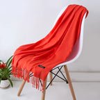 Sciarpa da donna calda e accogliente: frange lunghe, cashmere, invernale