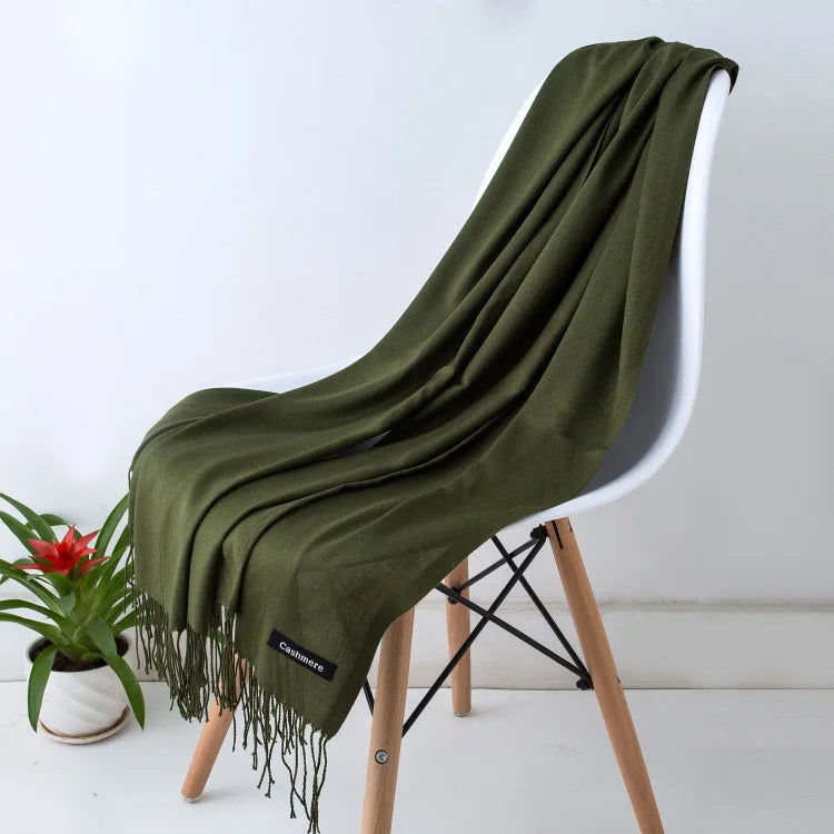 Sciarpa da donna calda e accogliente: frange lunghe, cashmere, invernale