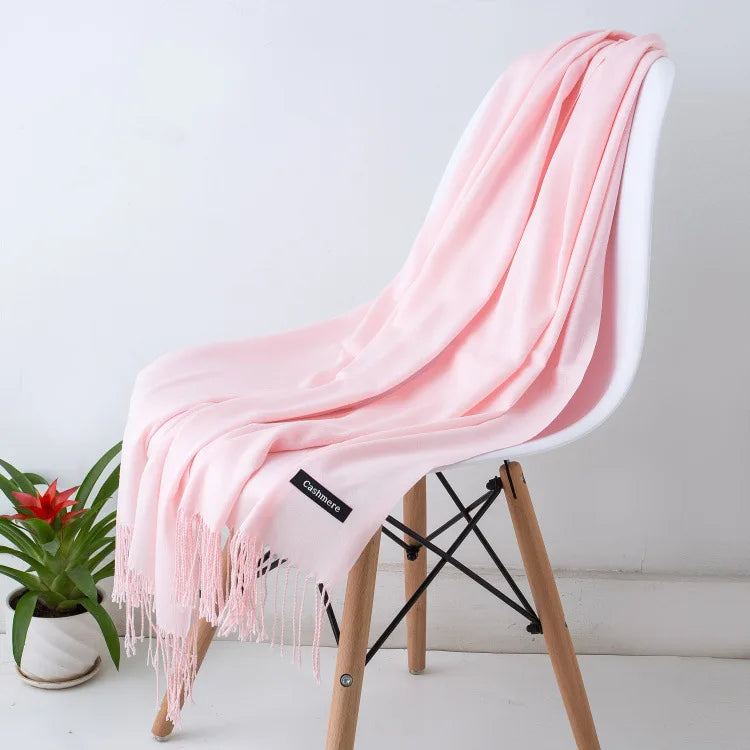Sciarpa da donna calda e accogliente: frange lunghe, cashmere, invernale