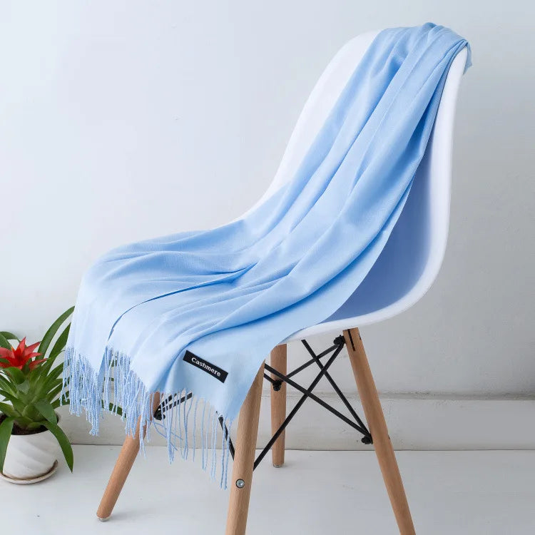 Sciarpa da donna calda e accogliente: frange lunghe, cashmere, invernale