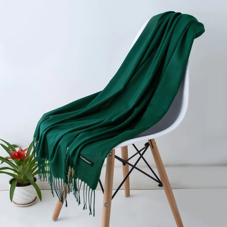 Sciarpa da donna calda e accogliente: frange lunghe, cashmere, invernale