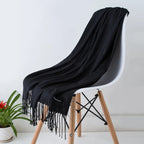 Sciarpa da donna calda e accogliente: frange lunghe, cashmere, invernale