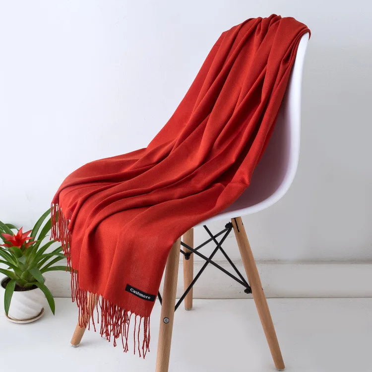 Sciarpa da donna calda e accogliente: frange lunghe, cashmere, invernale