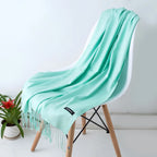 Sciarpa da donna calda e accogliente: frange lunghe, cashmere, invernale