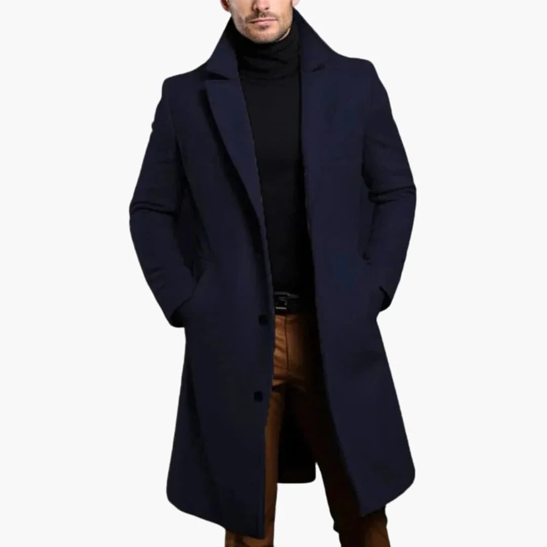 Cappotto da uomo con colletto dentellato e chiusura con bottoni sul davanti