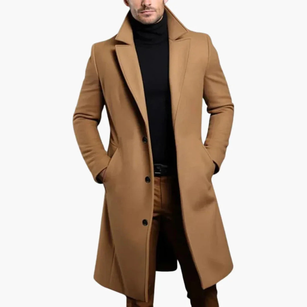 Cappotto da uomo con colletto dentellato e chiusura con bottoni sul davanti
