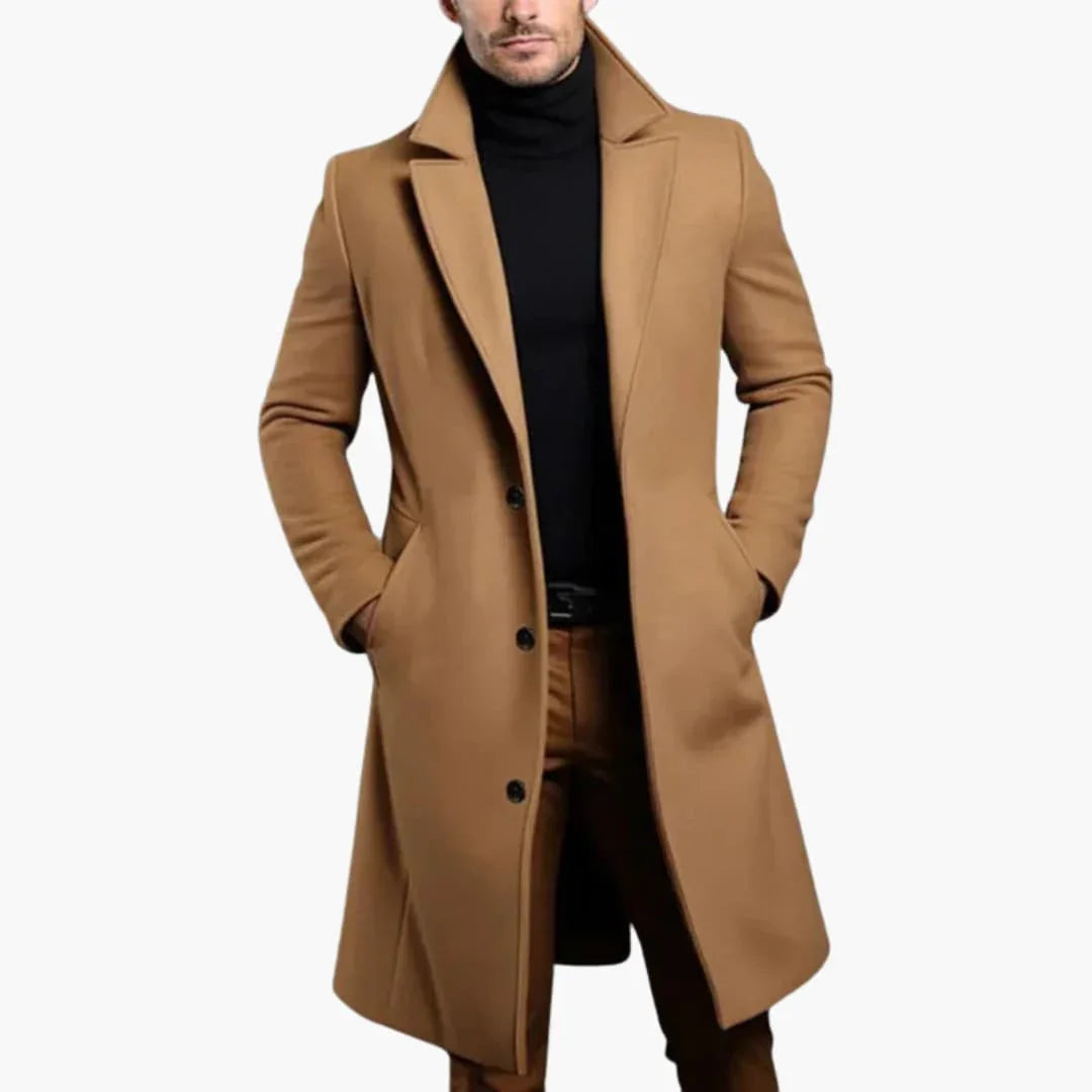 Cappotto da uomo con colletto dentellato e chiusura con bottoni sul davanti