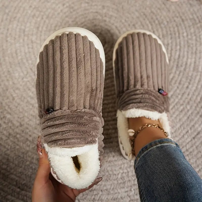 Pantofole ultra morbide e calde per tutta la famiglia JubCozy