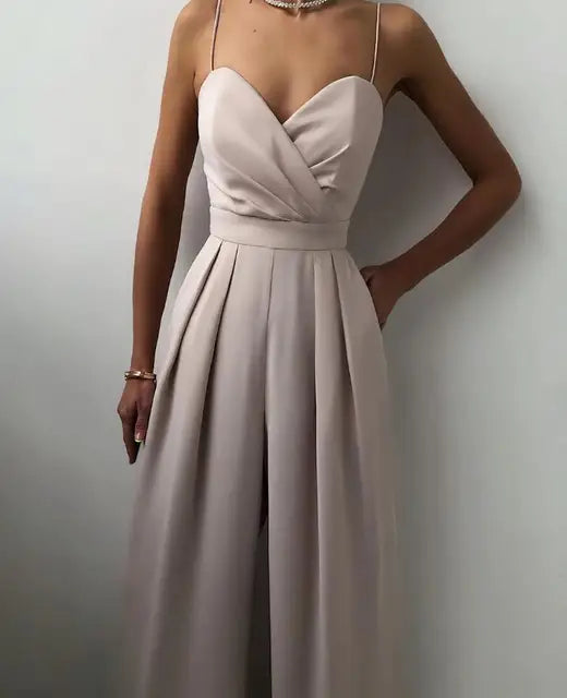 Tuta elegante da donna con silhouette aderente per moda versatile e comfort per tutto il giorno