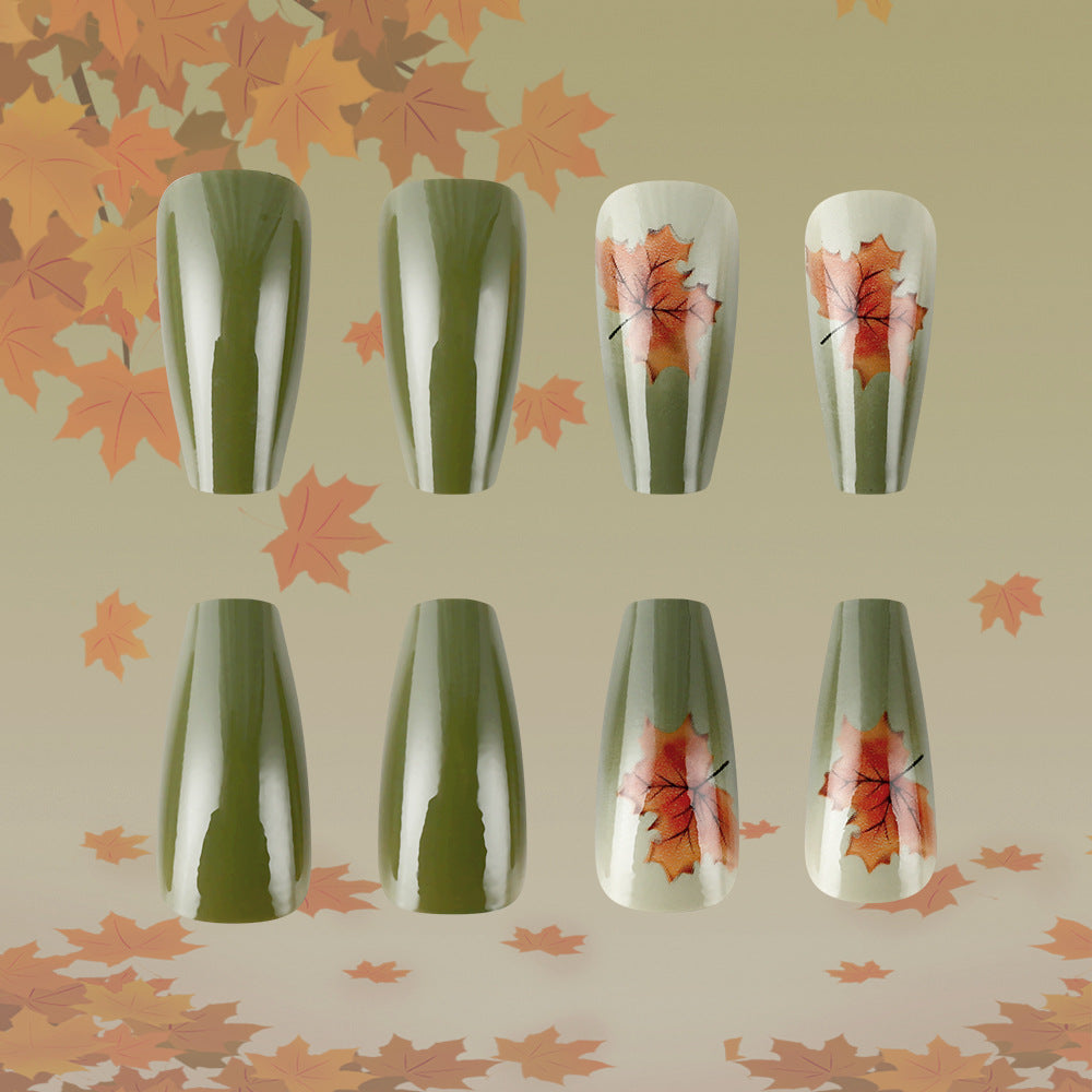 Nail art press-on a tema foglie autunnali