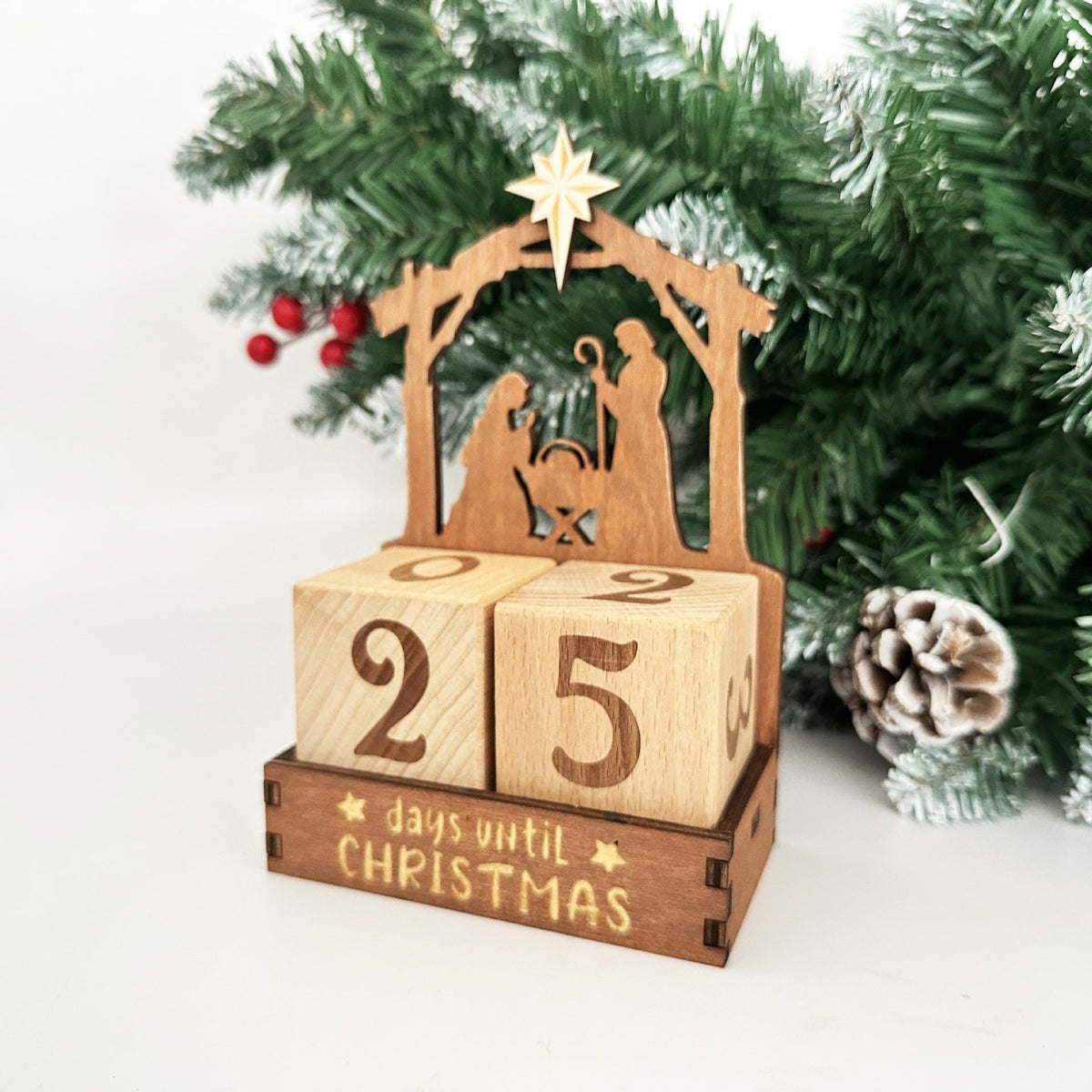 Calendario dell'Avvento natalizio in legno creativo fai da te