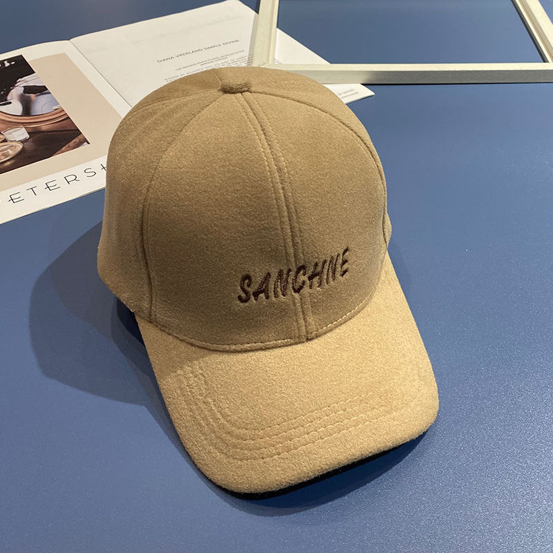 Berretto da baseball in lana ricamata da donna
