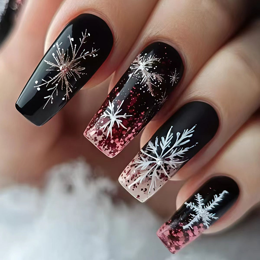 Nail art a lunga tenuta a tema invernale