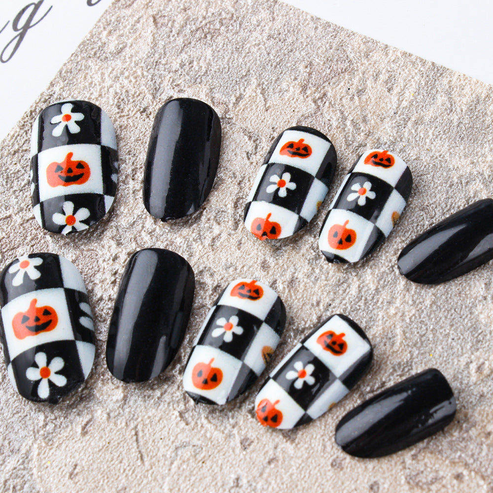 Set di nail art press-on festoso a tema Halloween