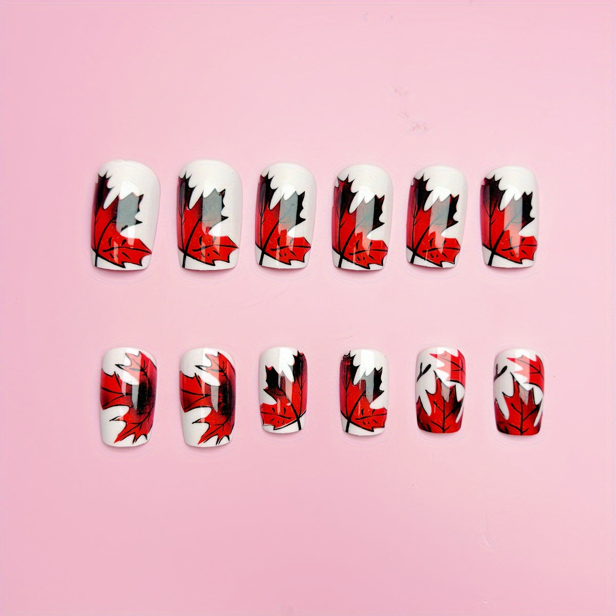 Nail art artistica con foglie autunnali
