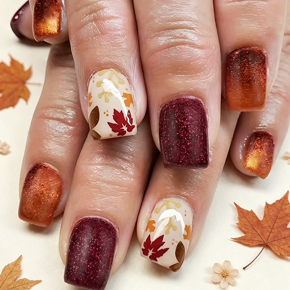 Nail art press-on stagionale a tema autunnale