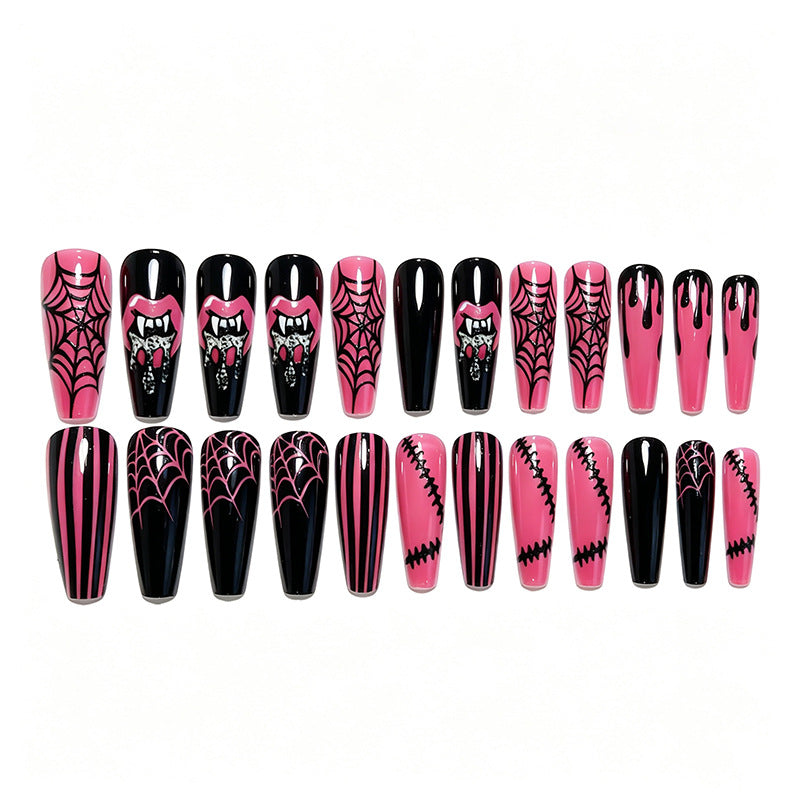 Nail art creativa con disegni di Halloween