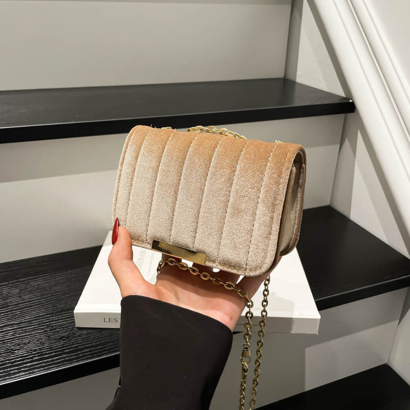 Elegante borsa a tracolla in velluto trapuntato
