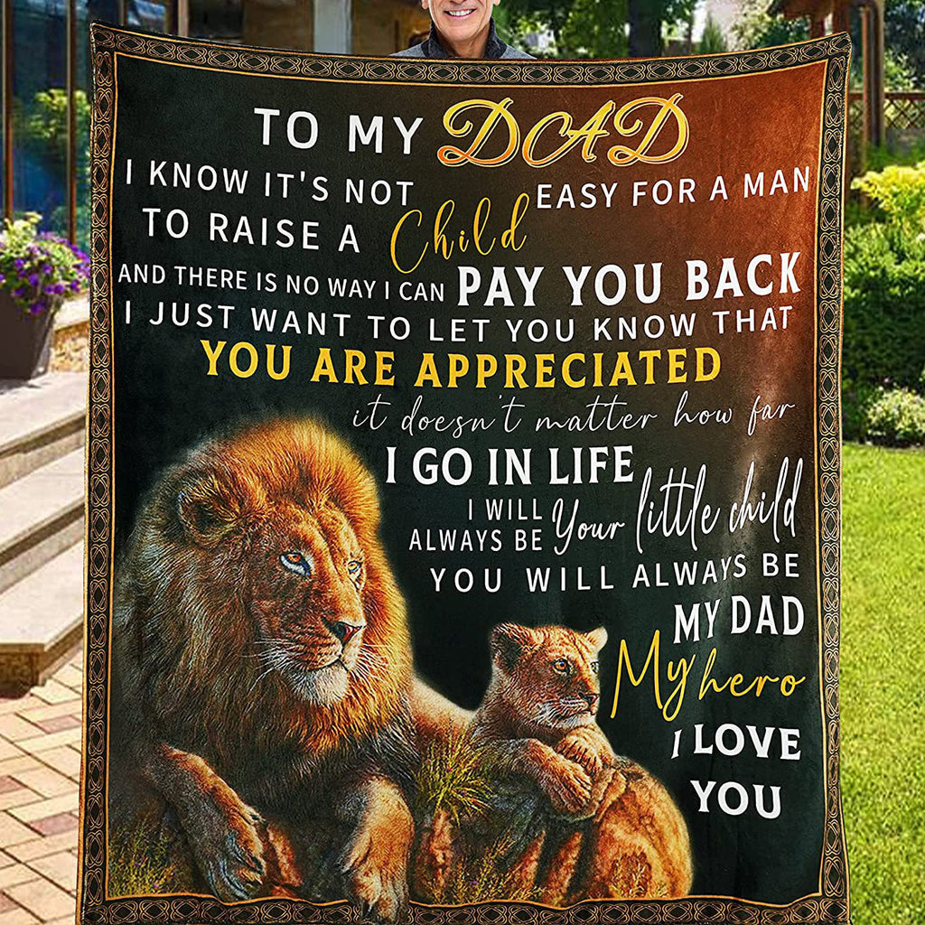 Coperta sentimentale in pile con grafica di un leone e un cucciolo e un messaggio sincero per papà