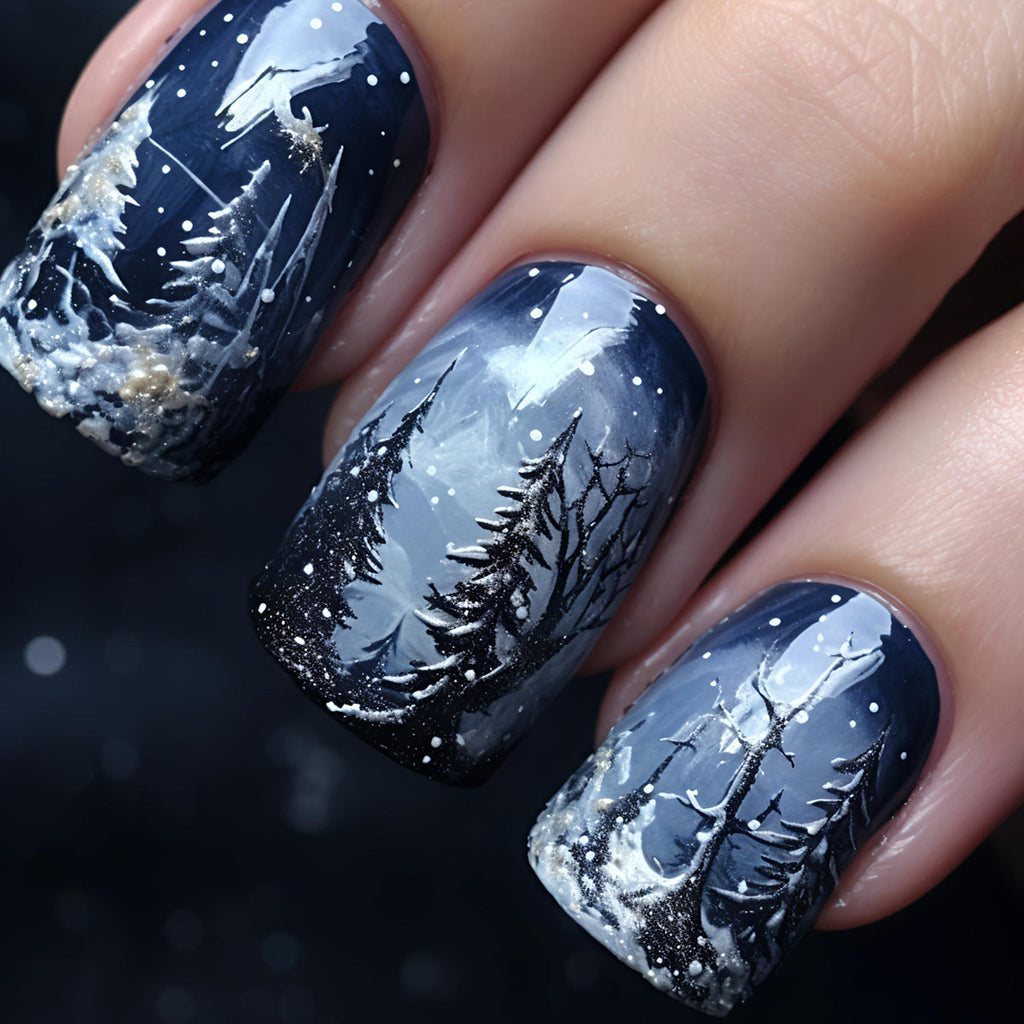 Nail art artistica nella foresta invernale