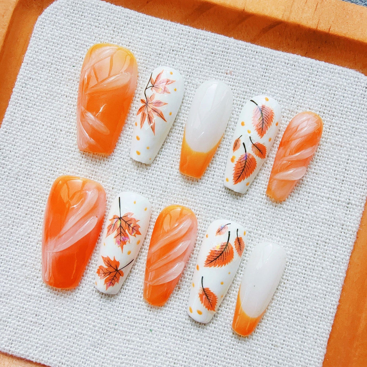 Set di unghie a pressione artistiche a tema autunnale